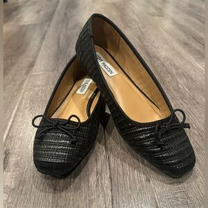 Steve Madden seemly woven black ballet flat . New size 7.5